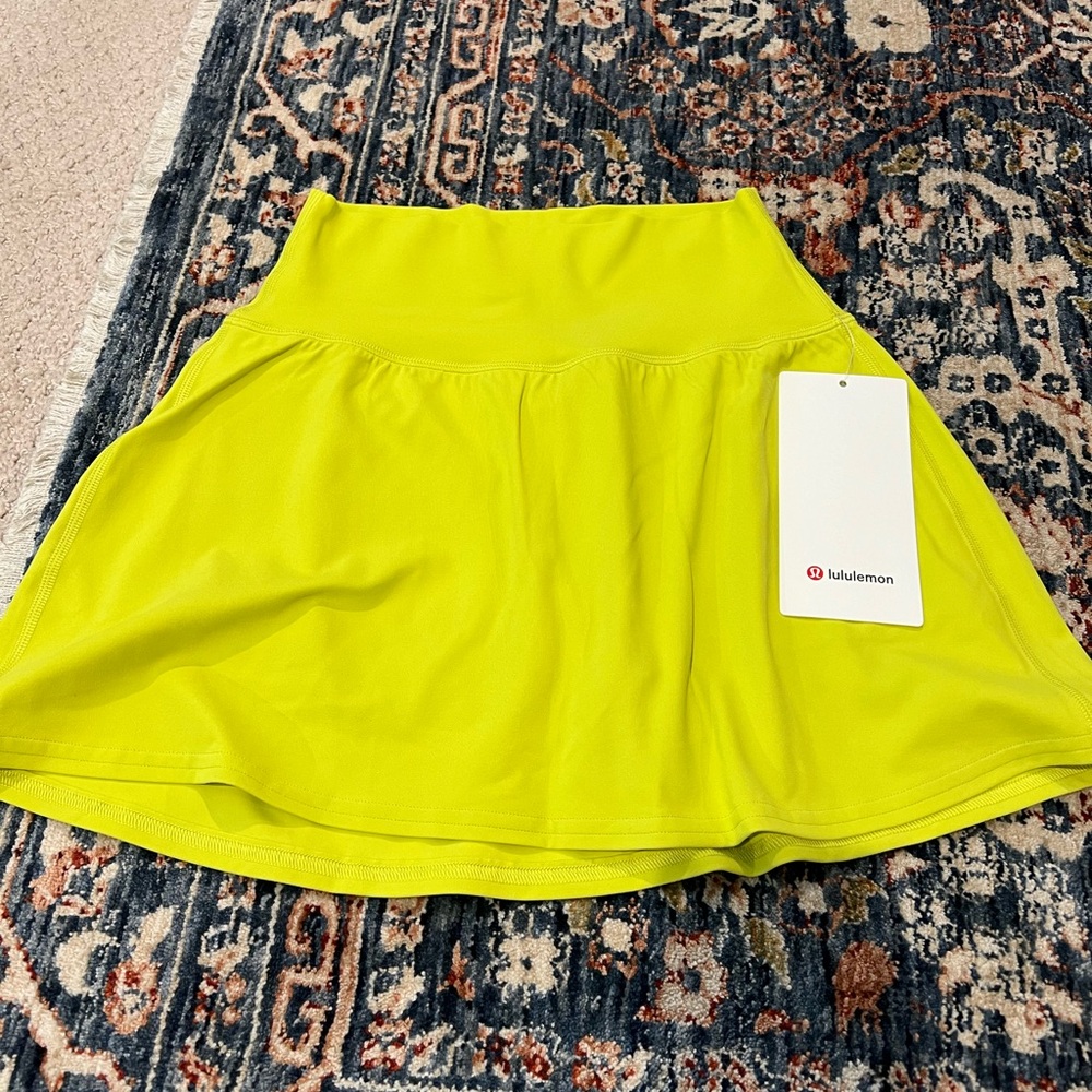 Lululemon Athletica Women's high rise align Skirt